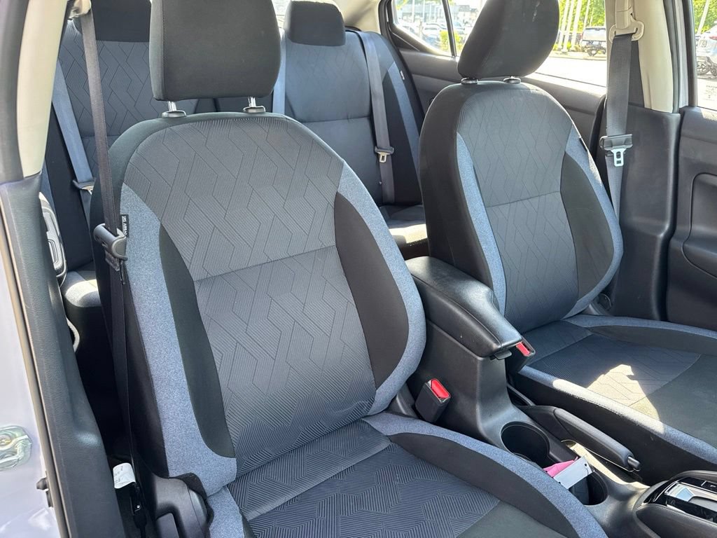 Used 2025 Nissan Versa SV FWD image 30