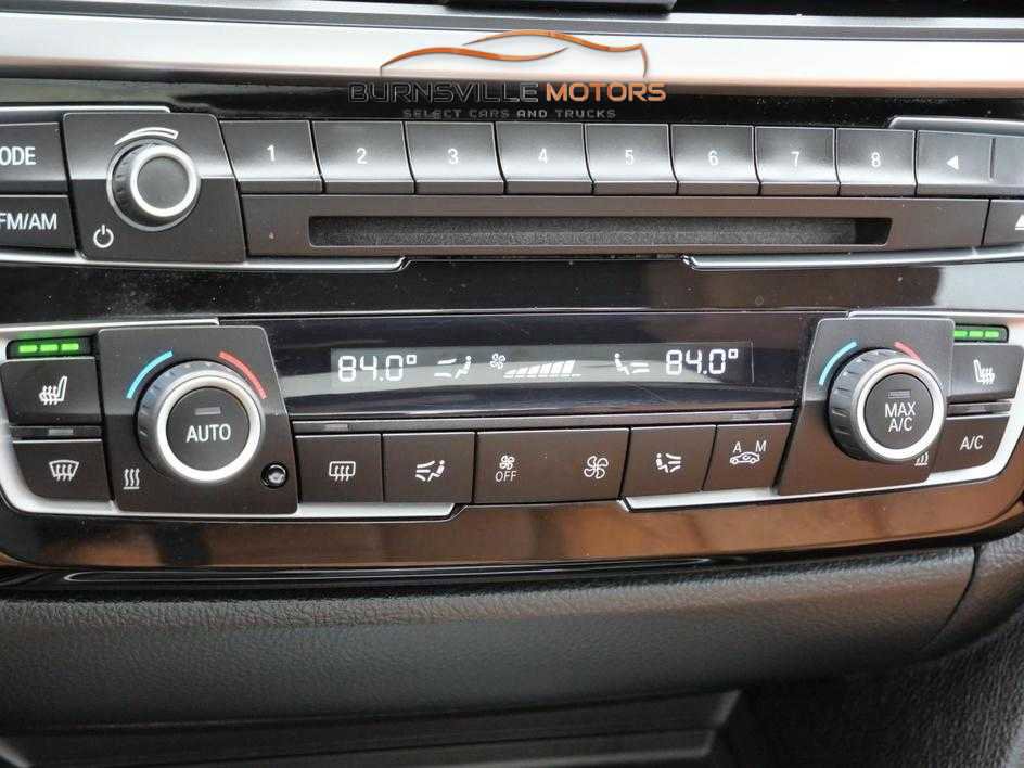 Used 2018 BMW 330i xDrive Sedan w/ Premium Package image 21