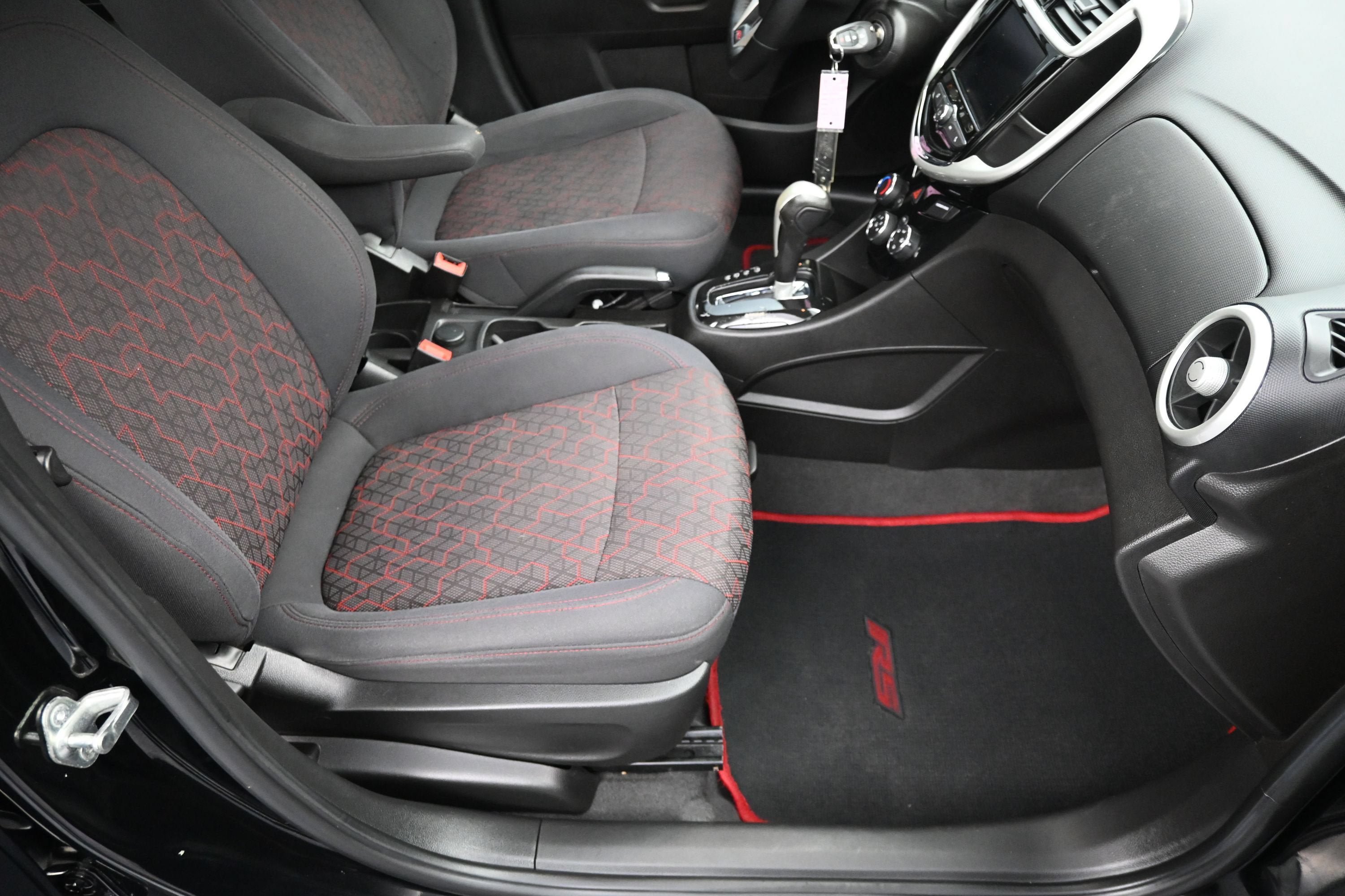 Used 2020 Chevrolet Sonic LT FWD image 30