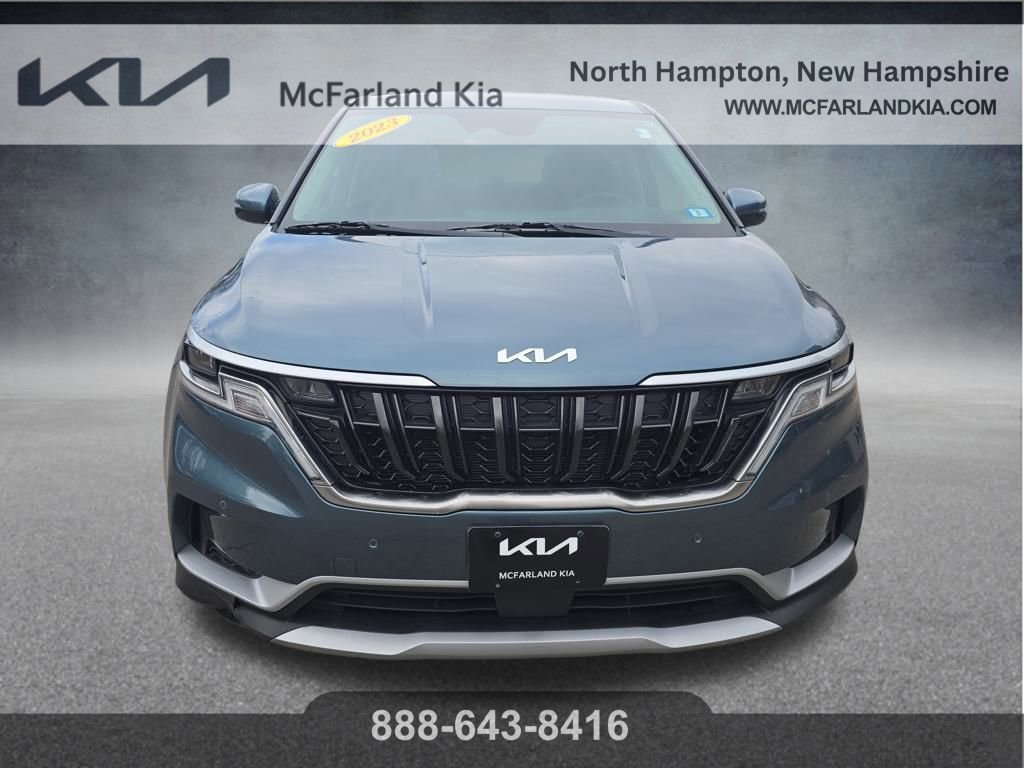 Used 2023 Kia Carnival EX image 10