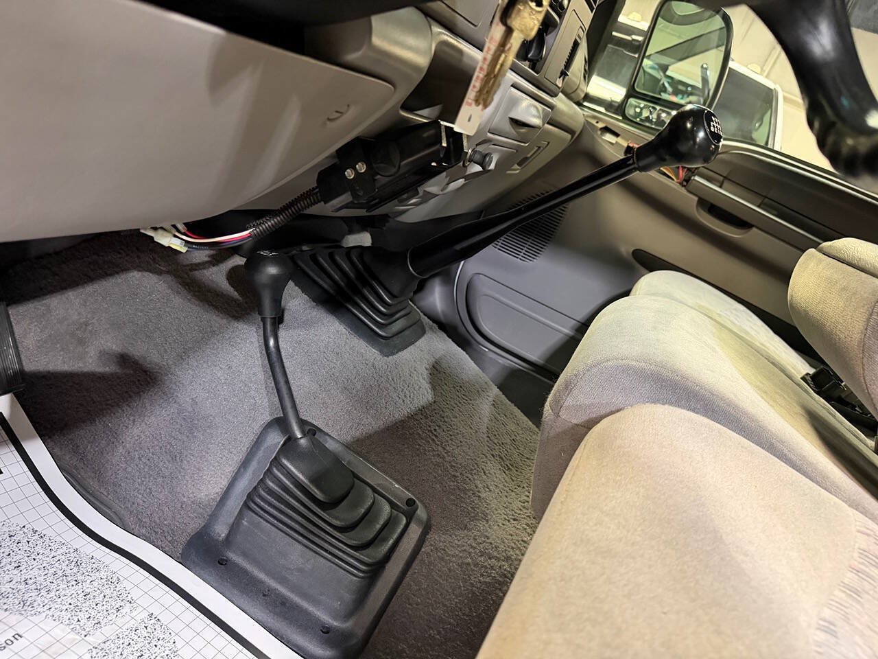 Used 2000 Ford F350 XLT AWD/4WD image 2