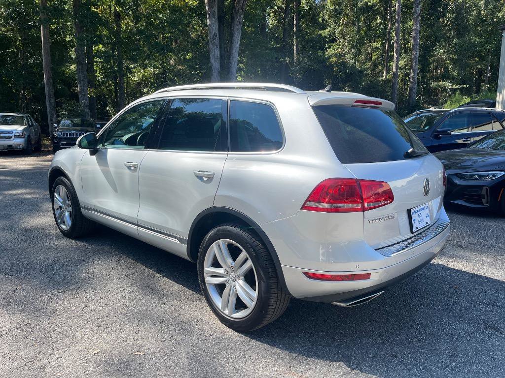 Used 2013 Volkswagen Touareg Executive AWD/4WD image 12