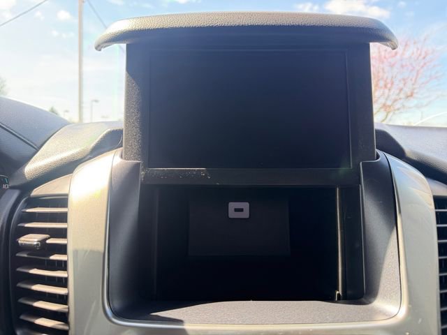 Used 2020 Chevrolet Suburban LT w/ RST Edition image 23