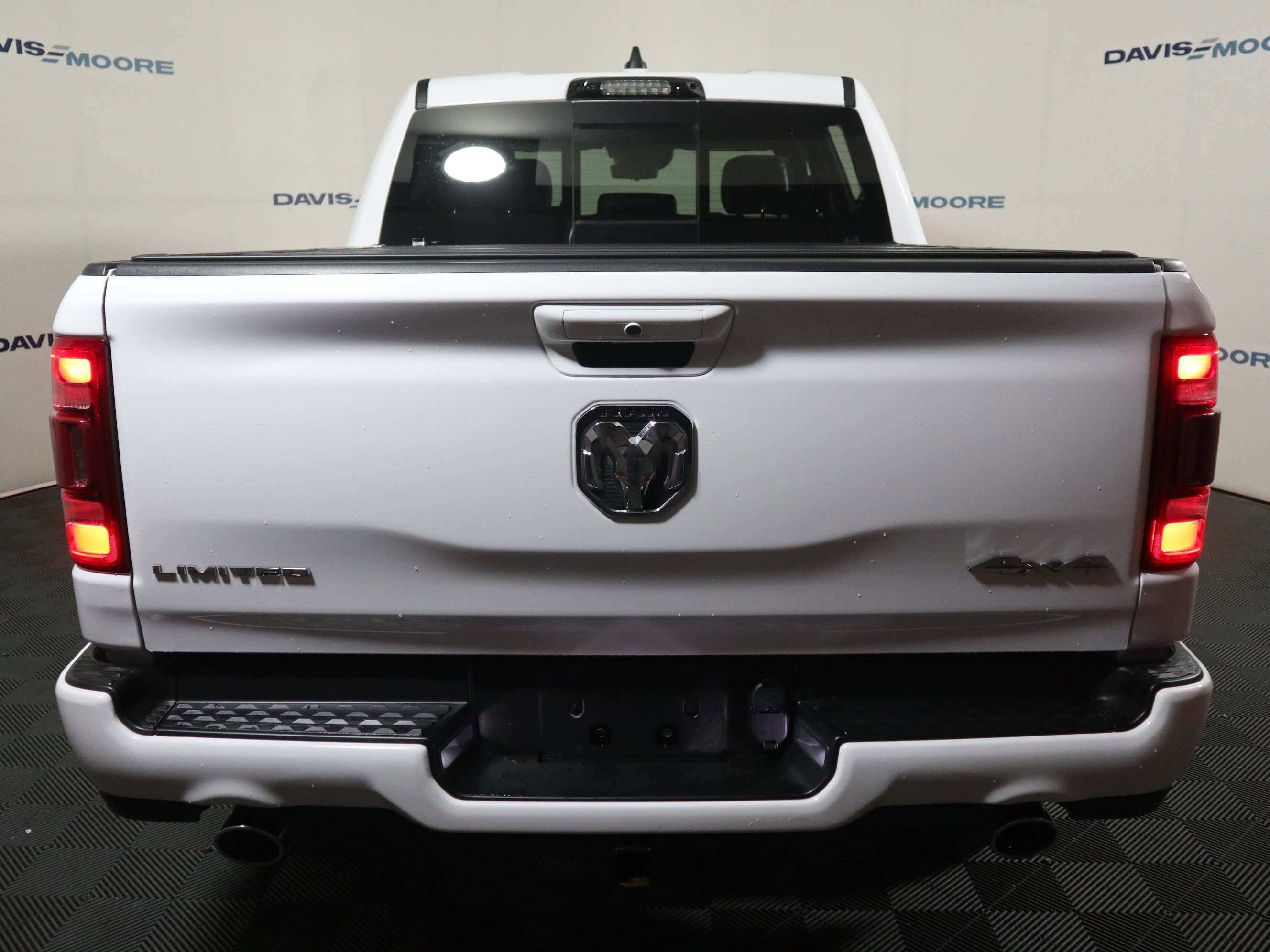 Used 2024 RAM 1500 Limited image 7