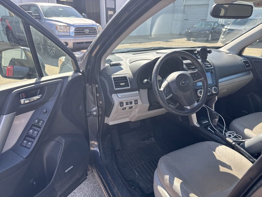 Used 2016 Subaru Forester 2.5i Touring w/ Eyesight & Navigation System image 11