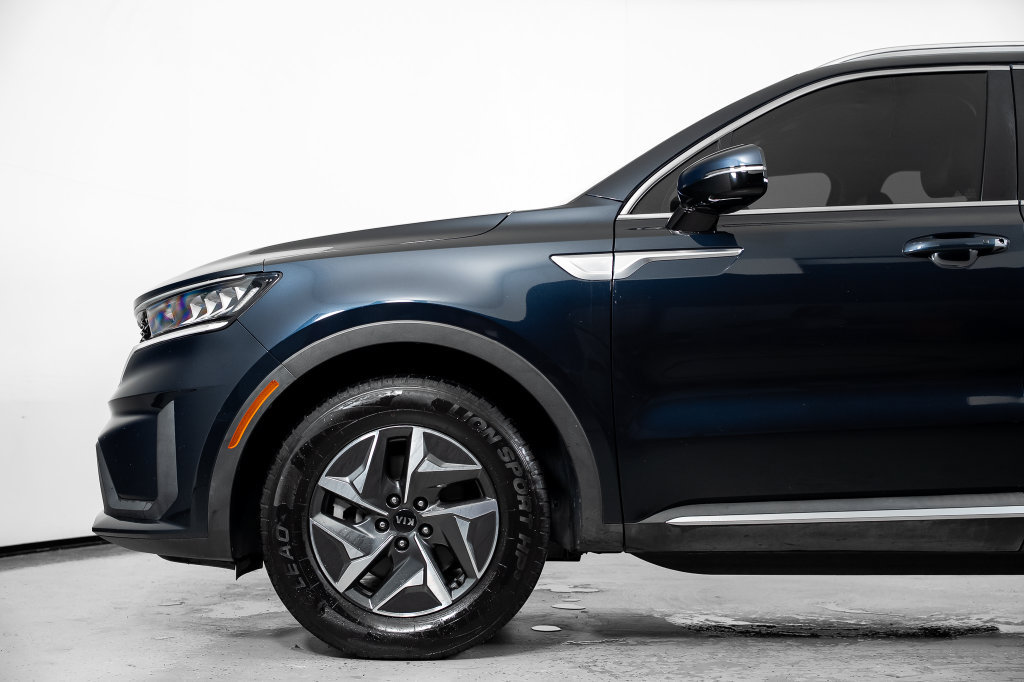 Used 2021 Kia Sorento S FWD image 14
