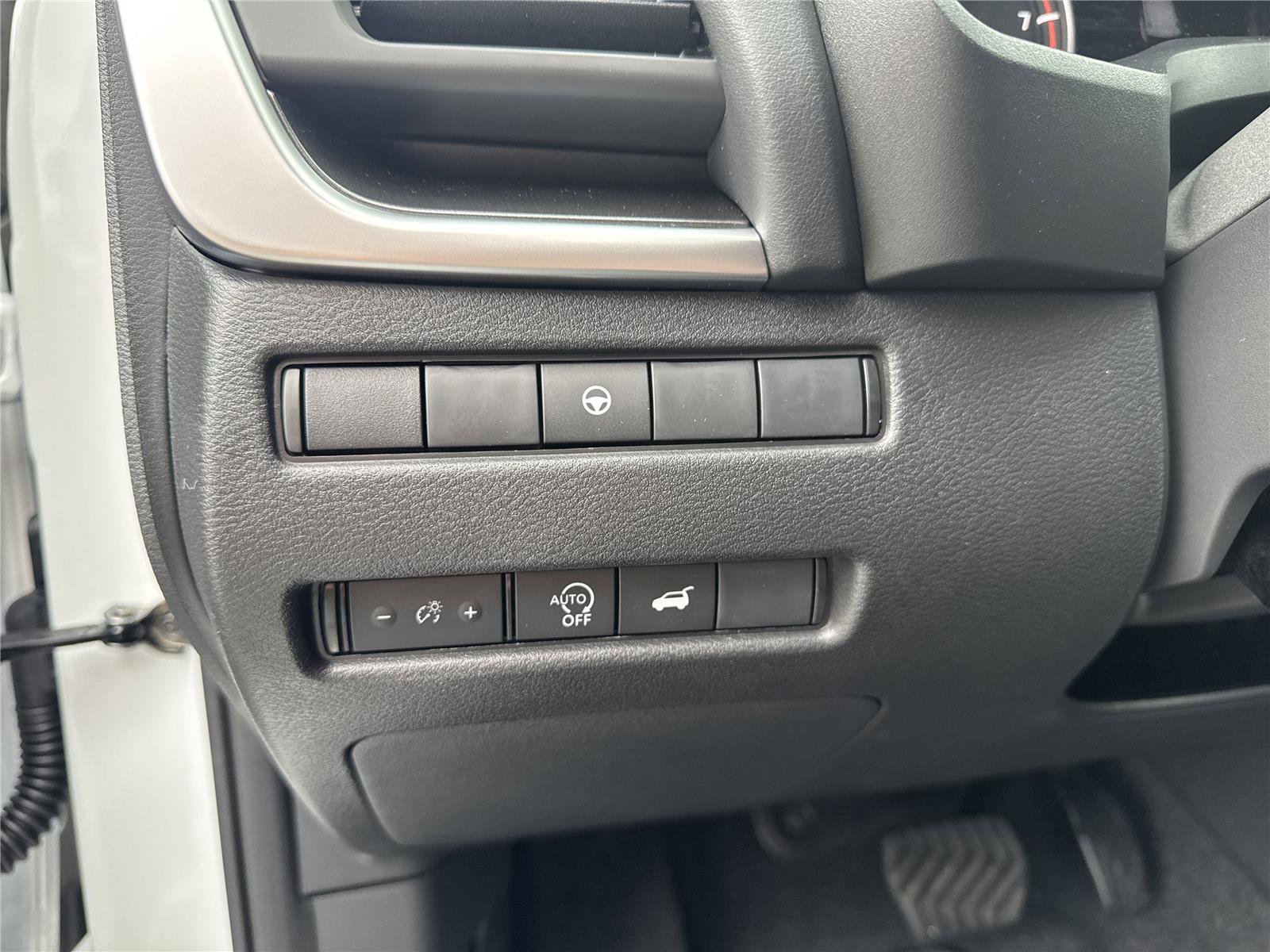 New 2026 Nissan Rogue SV w/ Cold Weather Package FWD image 21