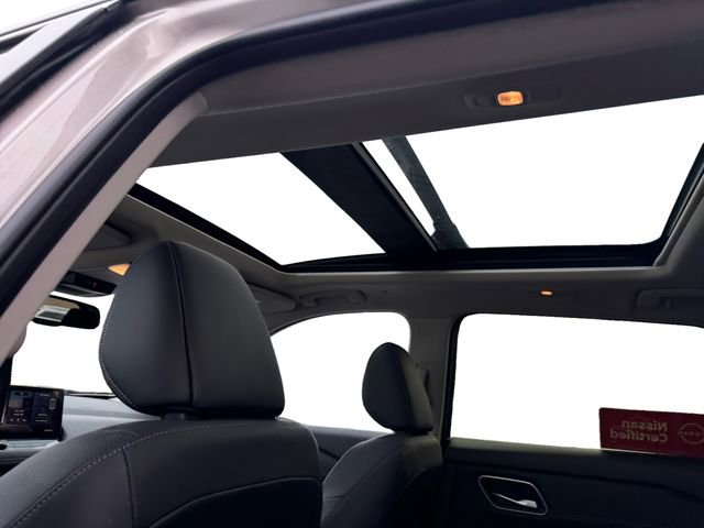 Certified 2025 Nissan Rogue Platinum image 7