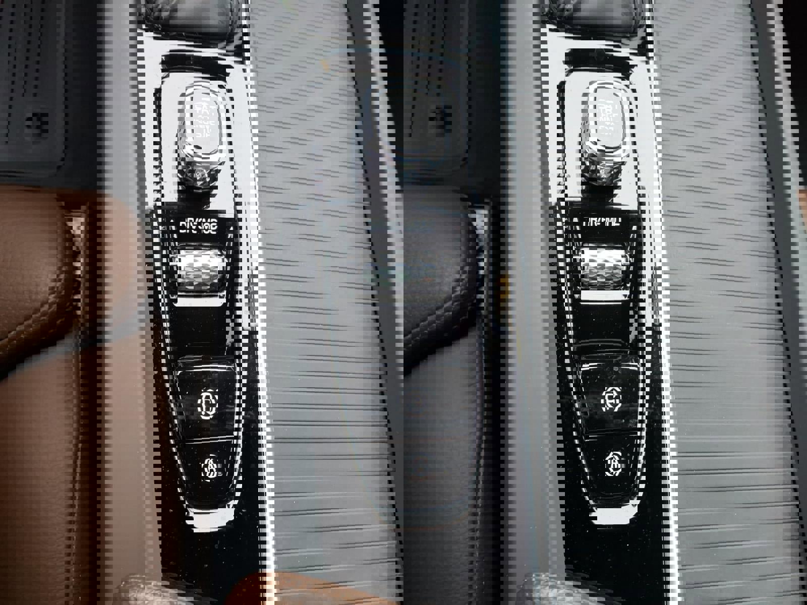 Used 2019 Volvo XC60 T5 Momentum w/ Premium Package image 25