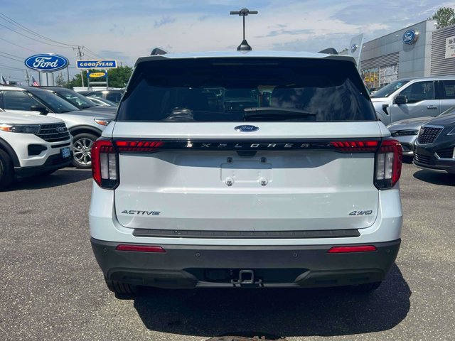 Used 2026 Ford Explorer Active AWD/4WD image 7