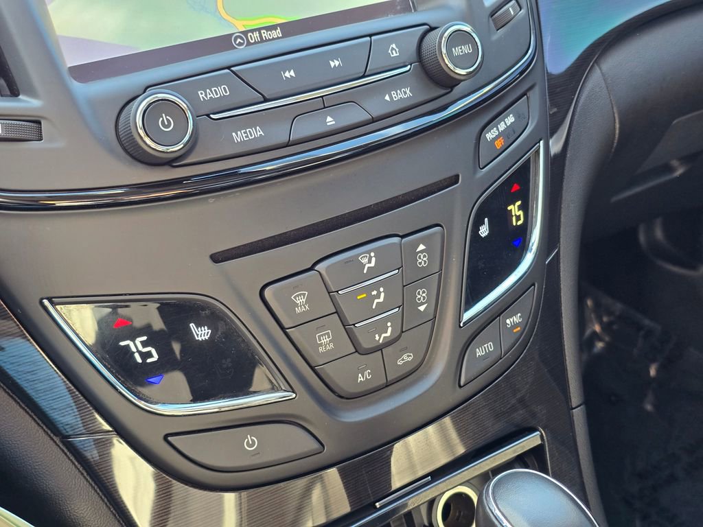 Used 2017 Buick Regal Sport Touring image 31