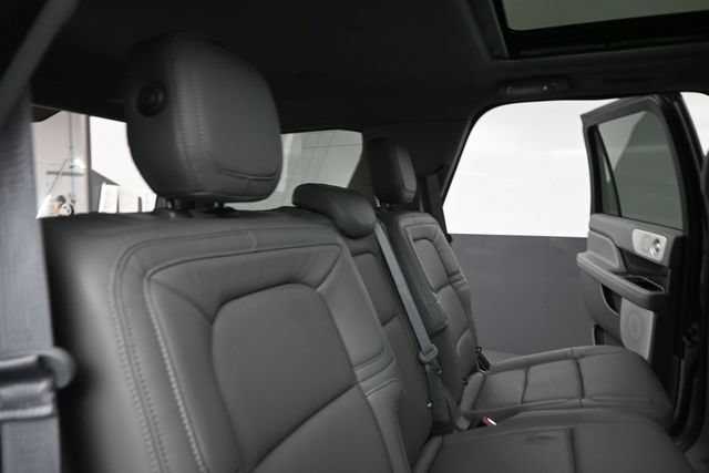 Used 2020 Lincoln Navigator Reserve w/ Luxury Package AWD/4WD image 28