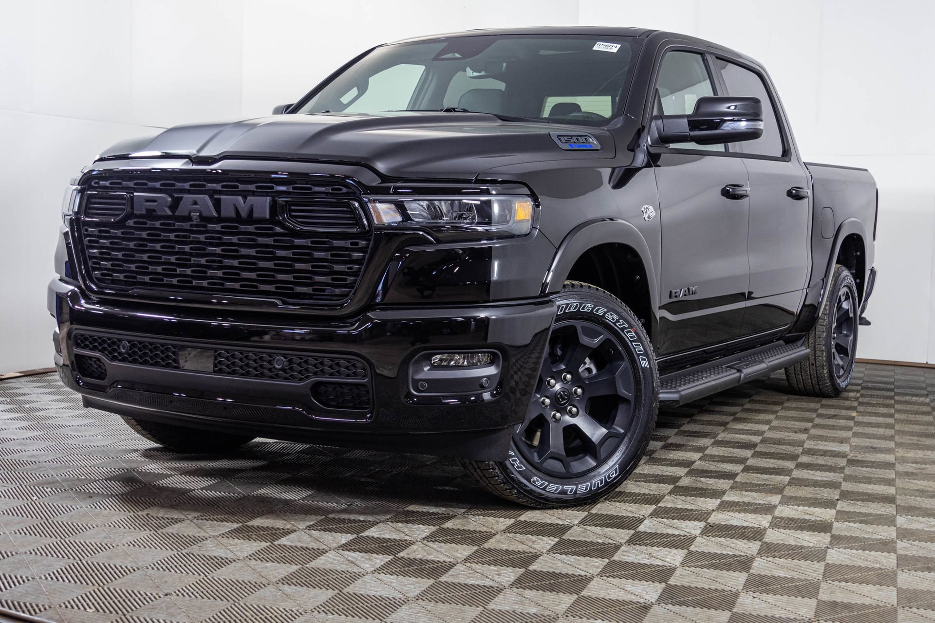 New 2026 RAM 1500 4x4 Crew Cab image 2