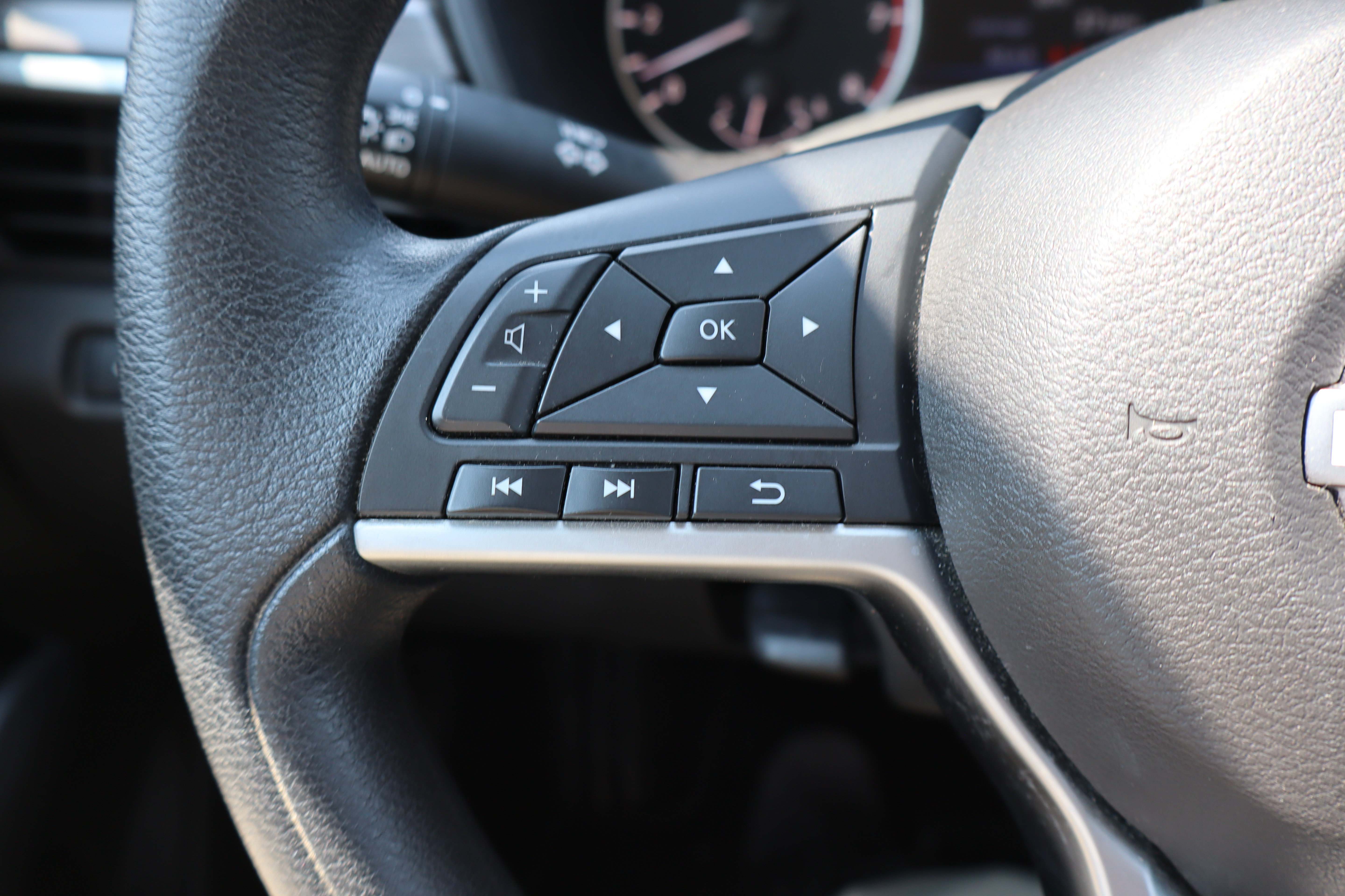 Used 2023 Nissan Altima 2.5 SV AWD/4WD image 15