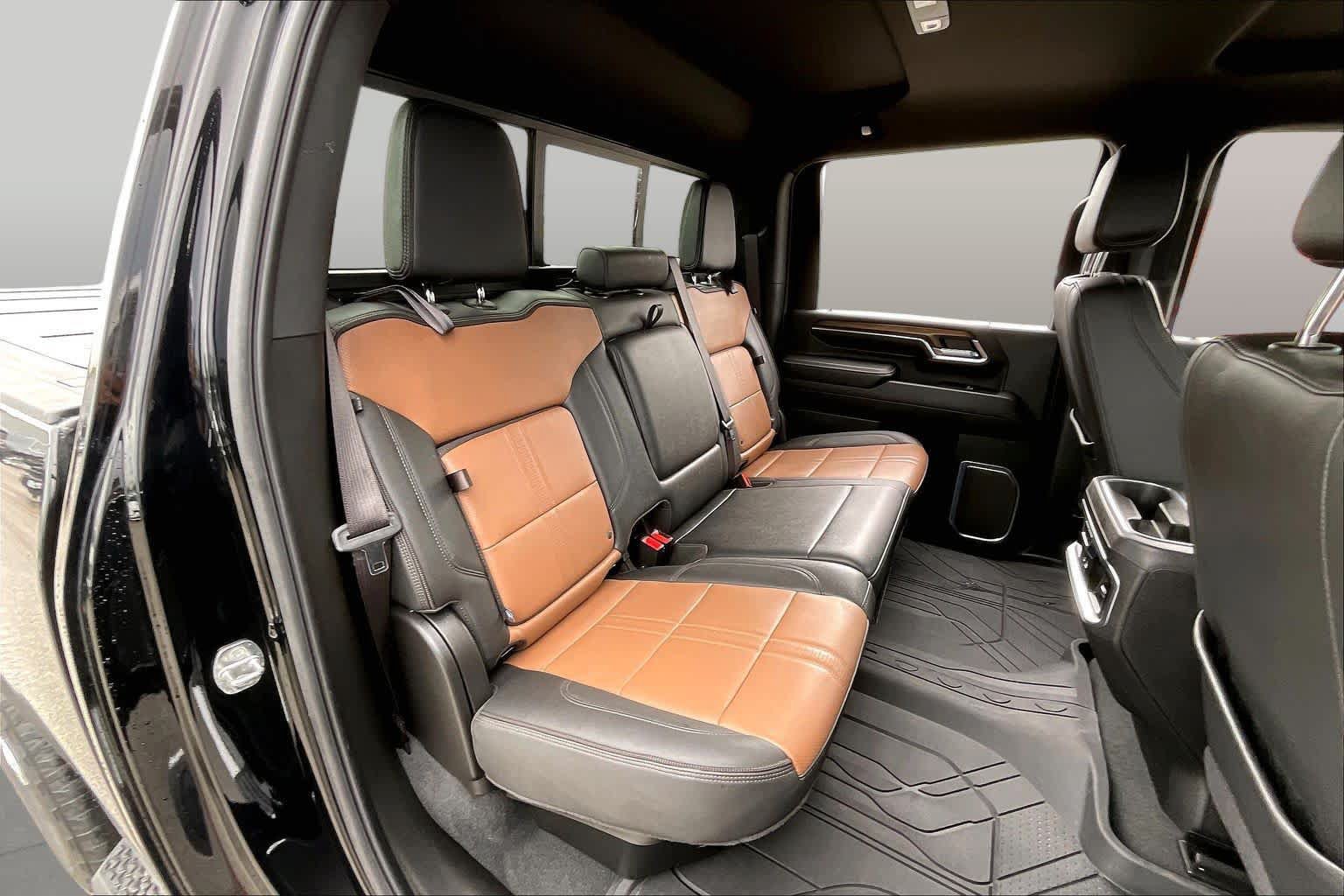 Used 2024 Chevrolet Silverado 2500 High Country w/ Technology Package AWD/4WD image 19
