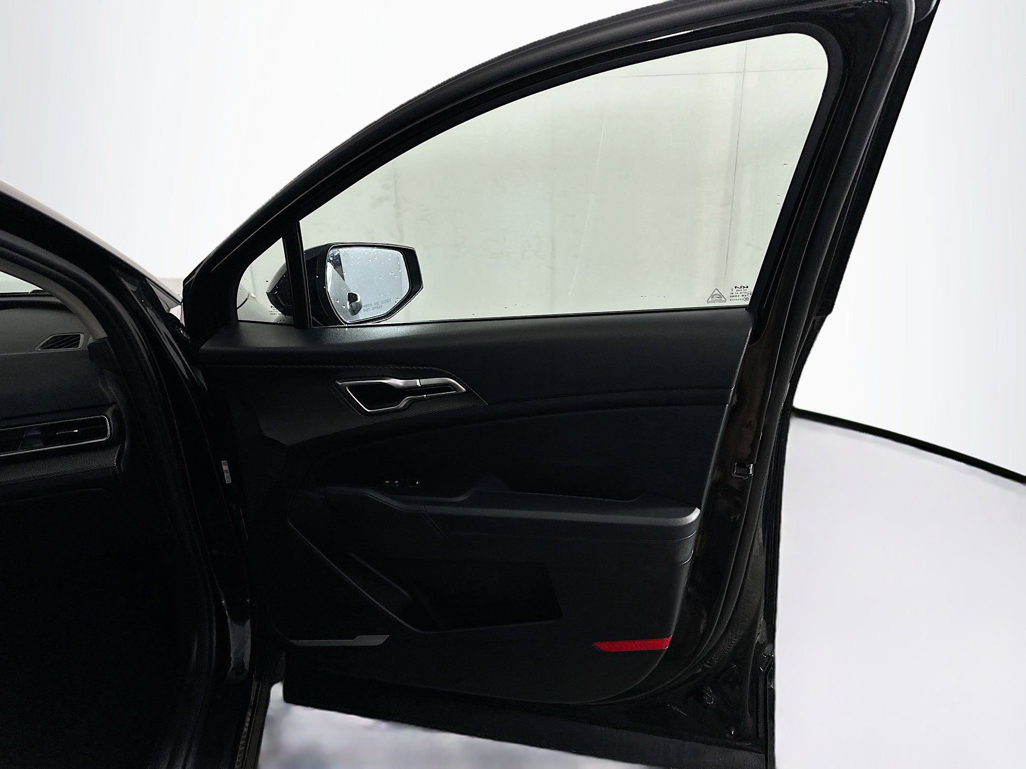 Used 2025 Kia Sportage LX AWD/4WD image 29