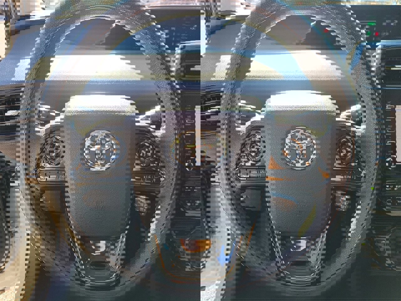 Used 2020 Toyota Prius LE w/ Carpet Mat Package image 18