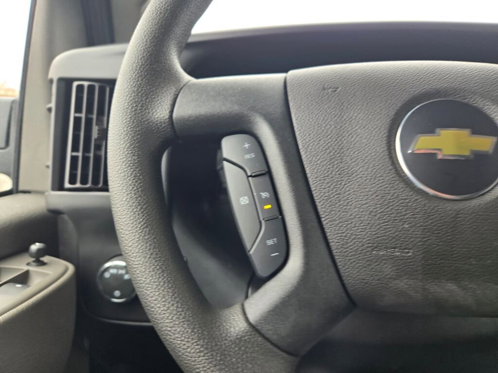 New 2026 Chevrolet Express 2500 image 24
