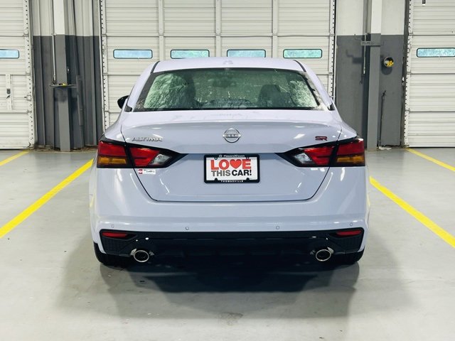 New 2025 Nissan Altima 2.5 SR w/ SR Premium Package image 18