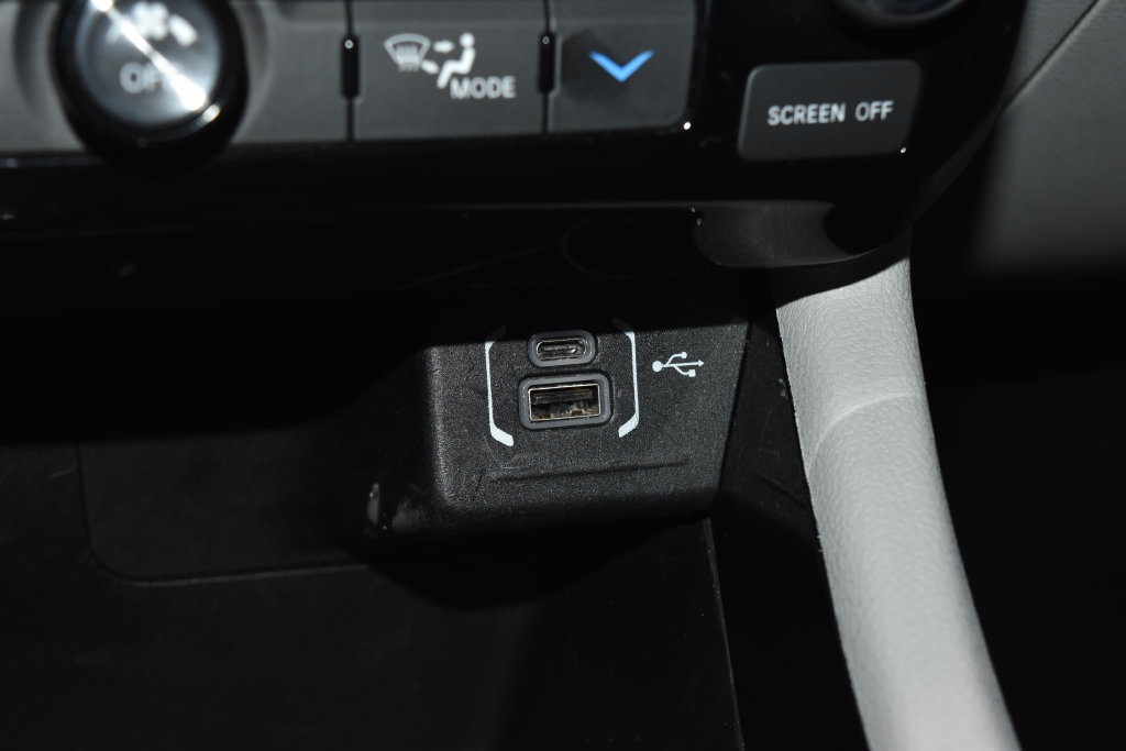 Used 2024 Jeep Compass Limited AWD/4WD image 13