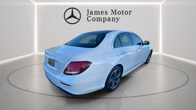 Used 2020 Mercedes-Benz E 350 4MATIC Sedan image 5