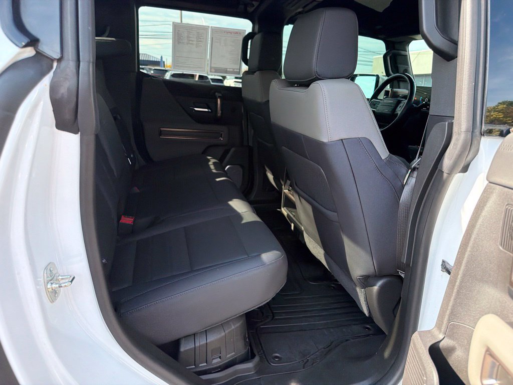 Used 2025 GMC Hummer EV 2X w/ LPO, Dark Essentials Package AWD/4WD image 18