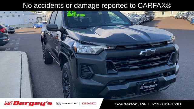 Used 2025 Chevrolet Colorado W/T w/ WT Custom Package AWD/4WD image 2