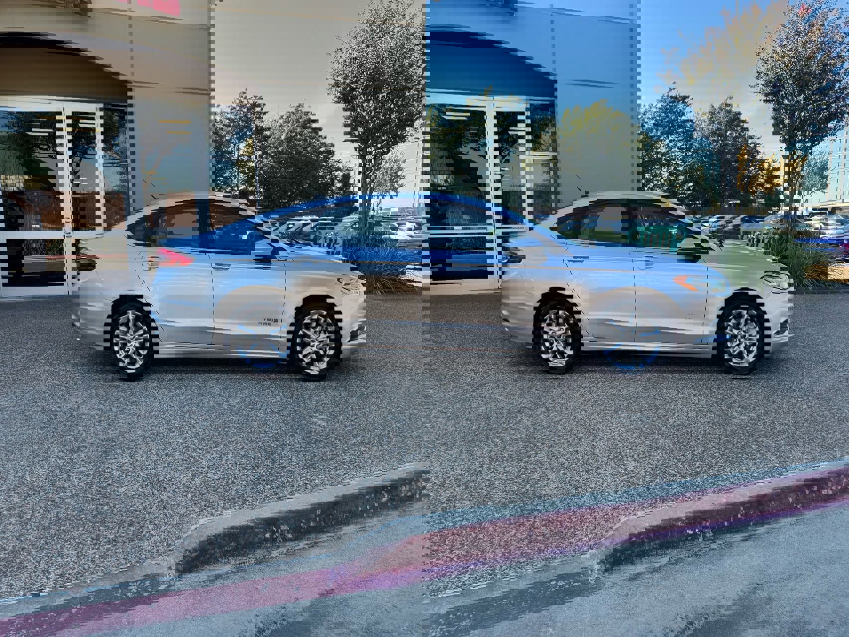 Used 2018 Ford Fusion S image 3