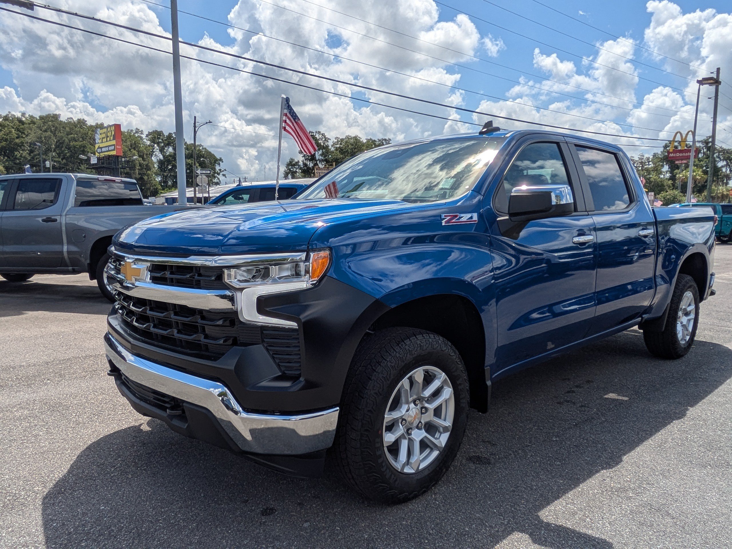 New 2026 Chevrolet Silverado 1500 LT w/ Z71 Off-Road Package AWD/4WD image 8