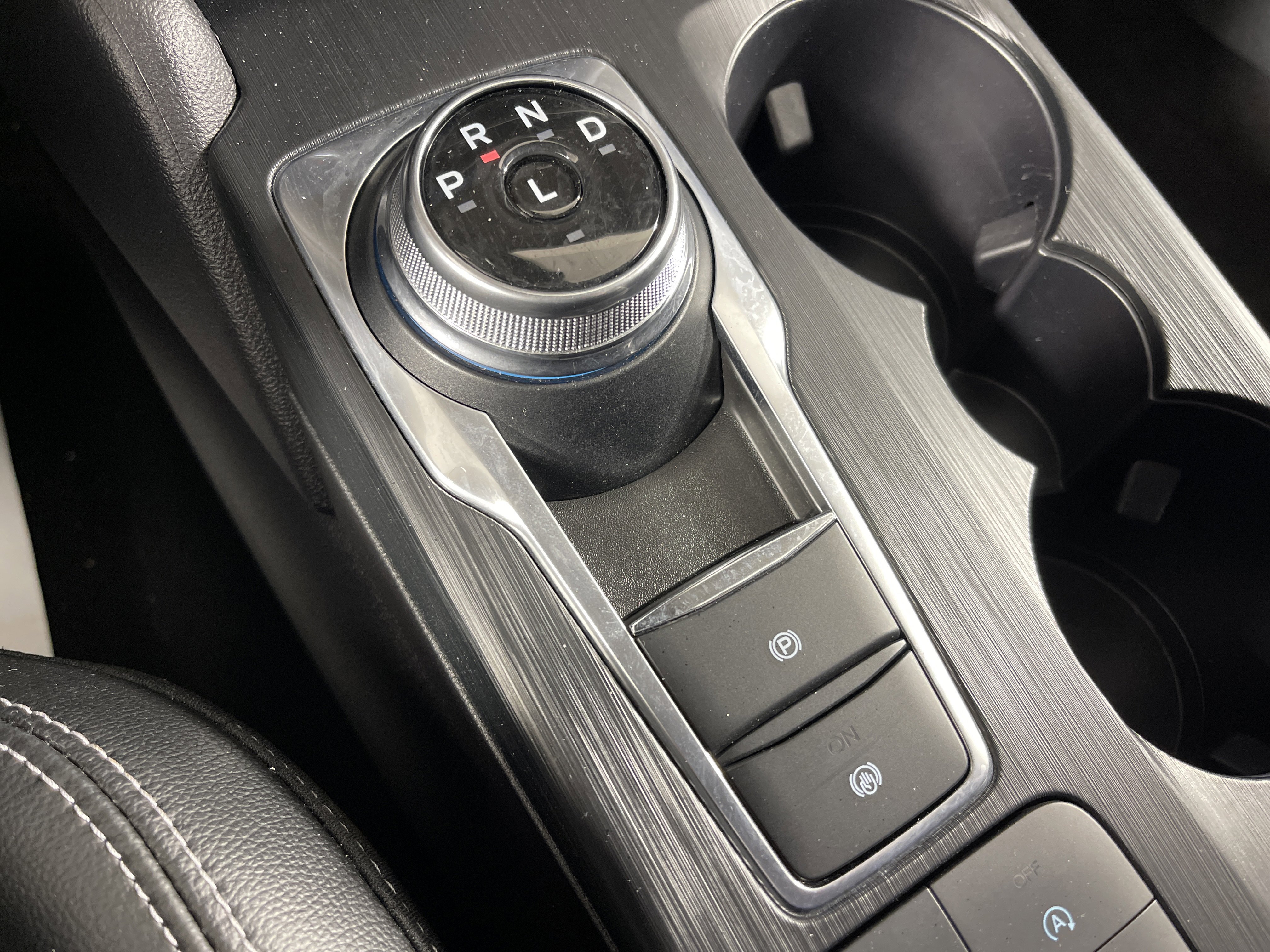 Used 2022 Ford Escape SEL image 25