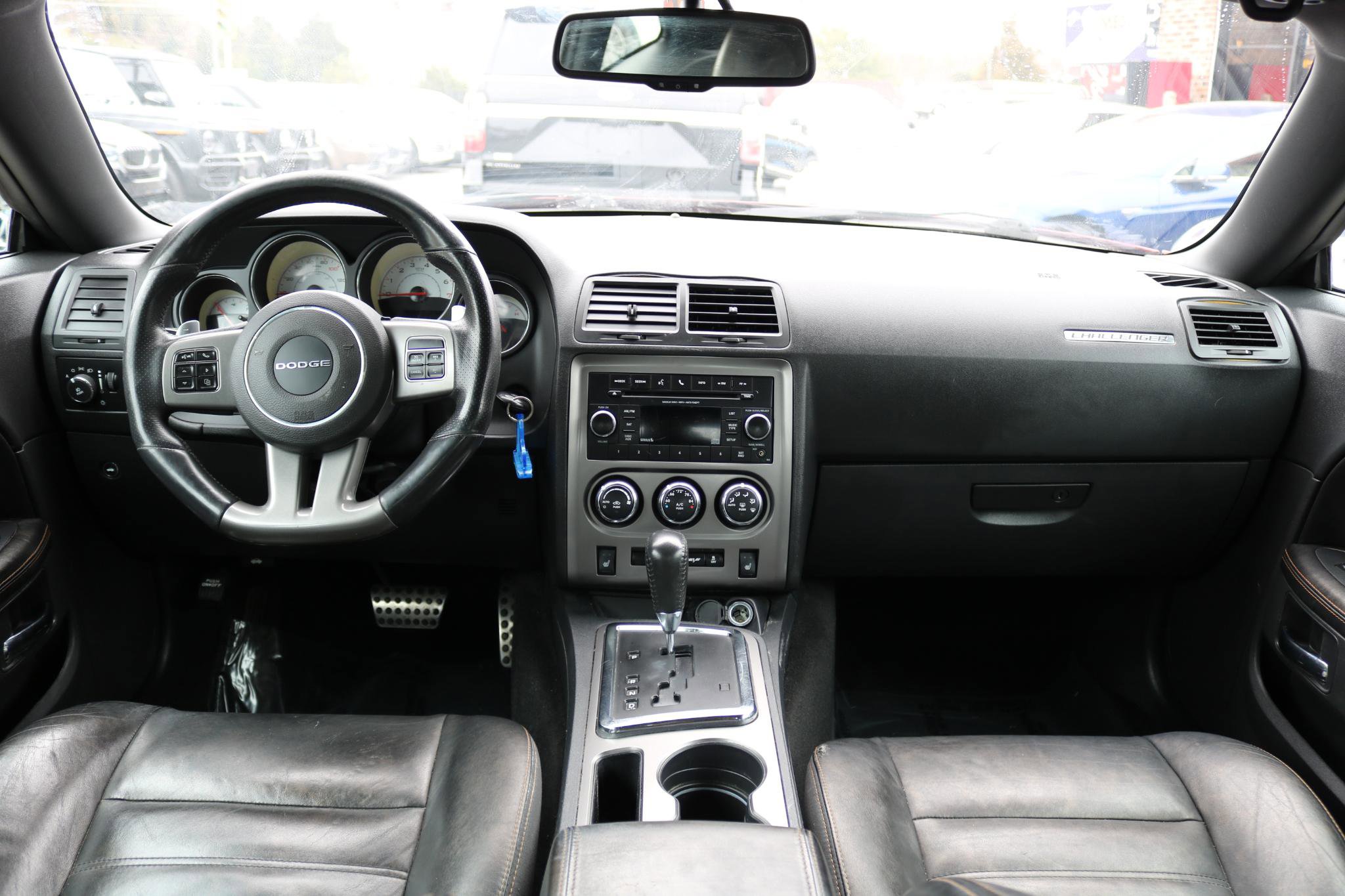 Used 2014 Dodge Challenger SXT image 34