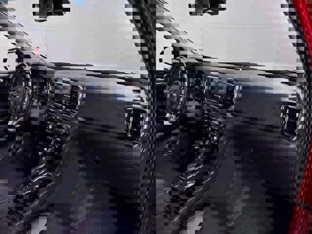 Certified 2022 Kia Sportage EX w/ EX Technology Package AWD/4WD image 30