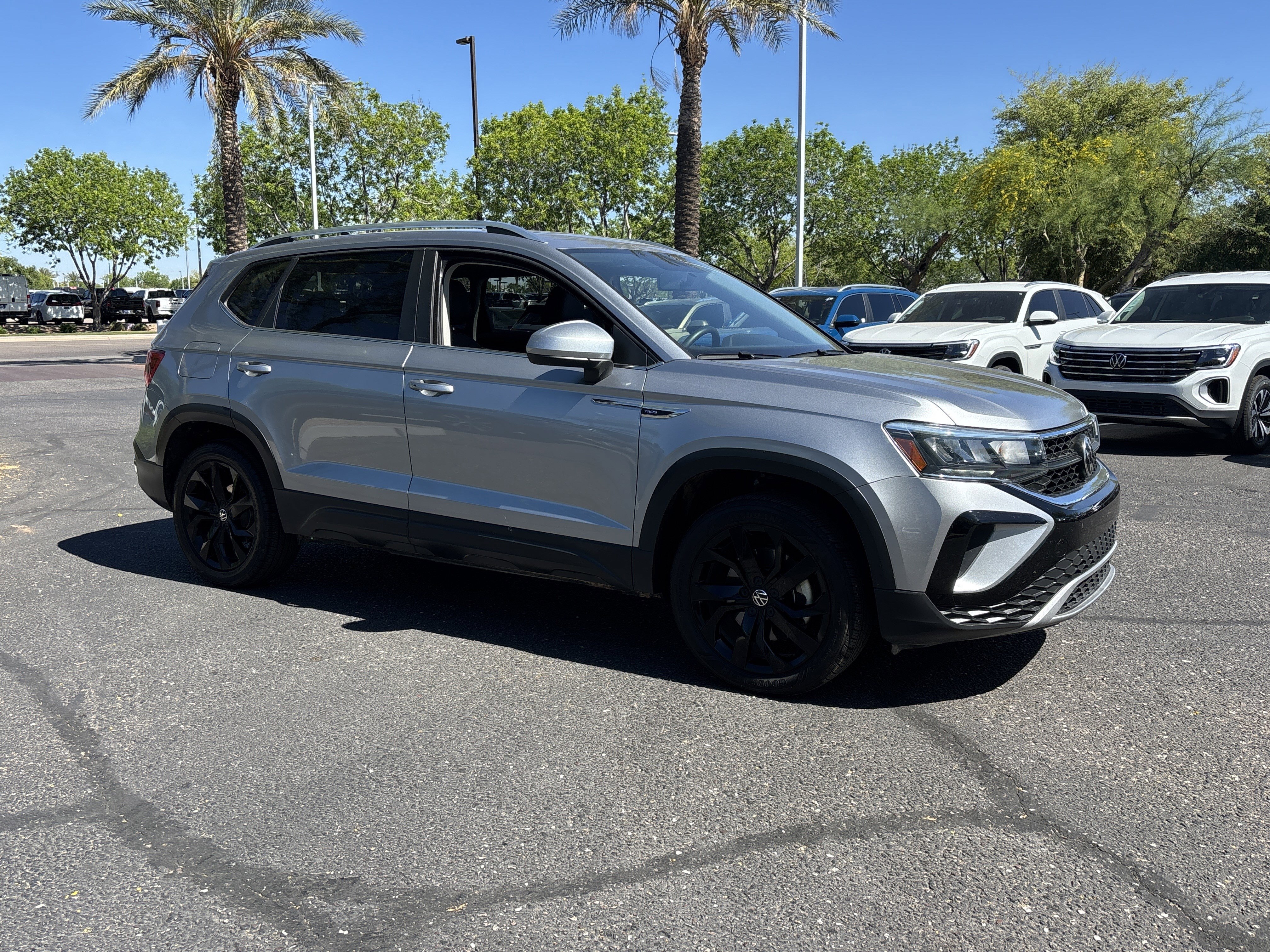 Certified 2022 Volkswagen Taos SE w/ Panoramic Sunroof Package image 6