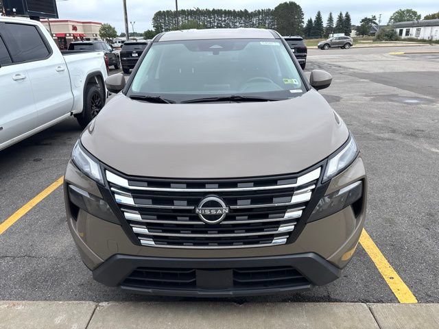 Used 2025 Nissan Rogue SV AWD/4WD image 2