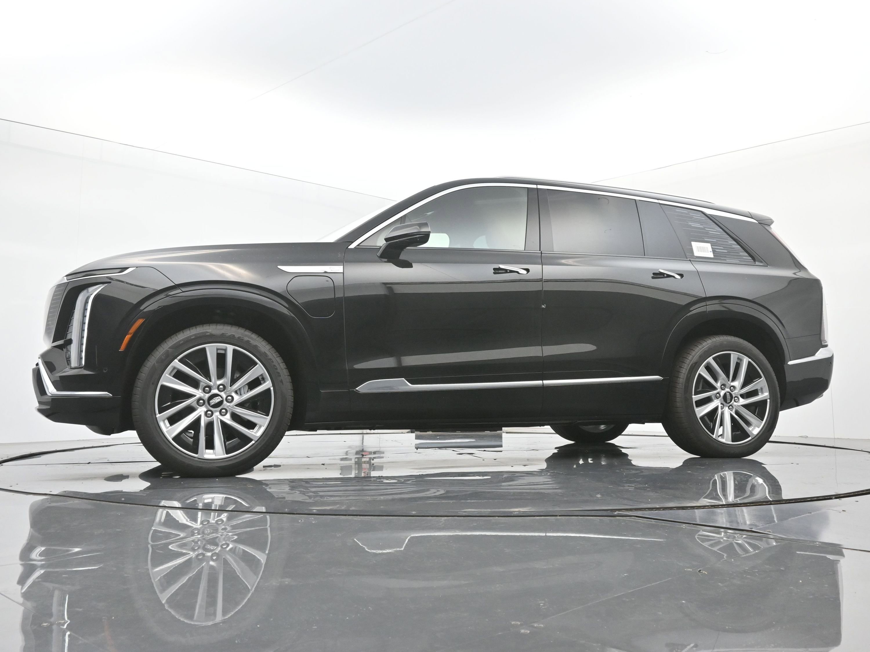 New 2026 Cadillac Vistiq Luxury w/ LPO, Floor Liner Package image 16