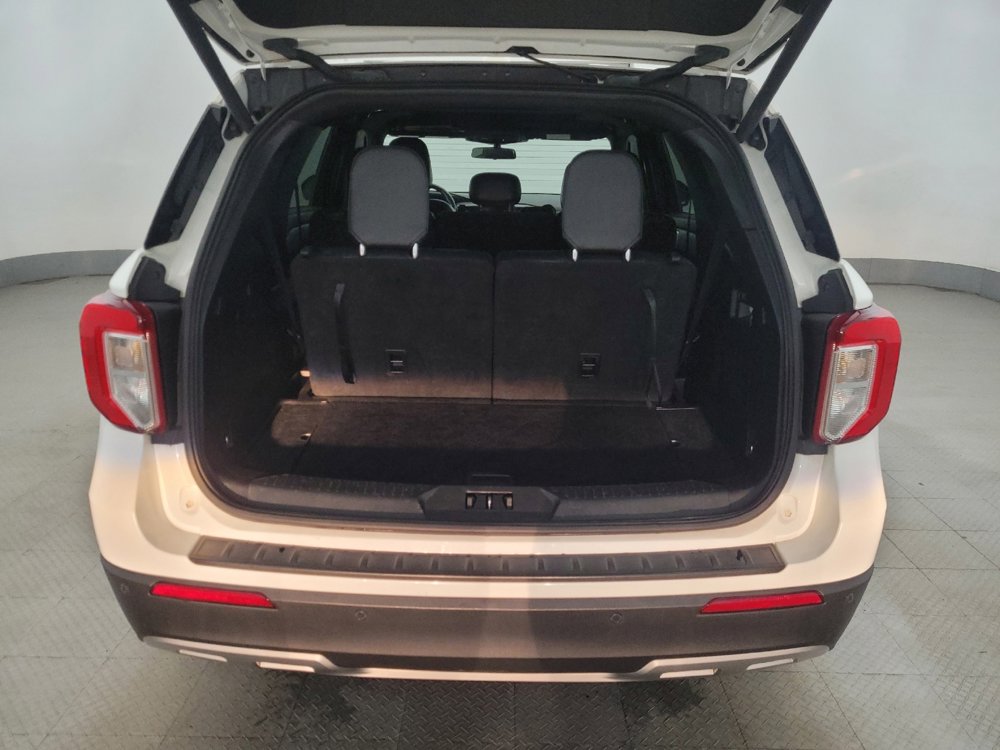Used 2020 Ford Explorer XLT w/ Equipment Group 202A image 29