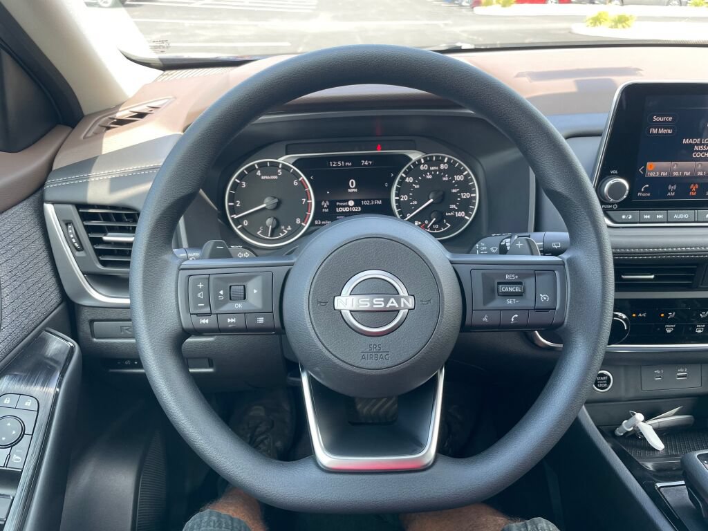 Used 2023 Nissan Rogue S AWD/4WD image 8