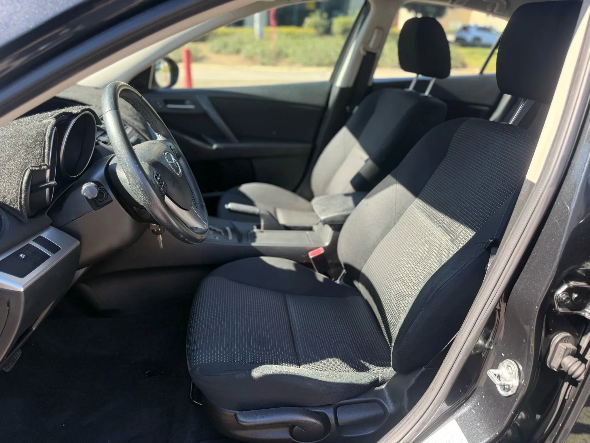 Used 2012 MAZDA MAZDA3 i Touring image 9