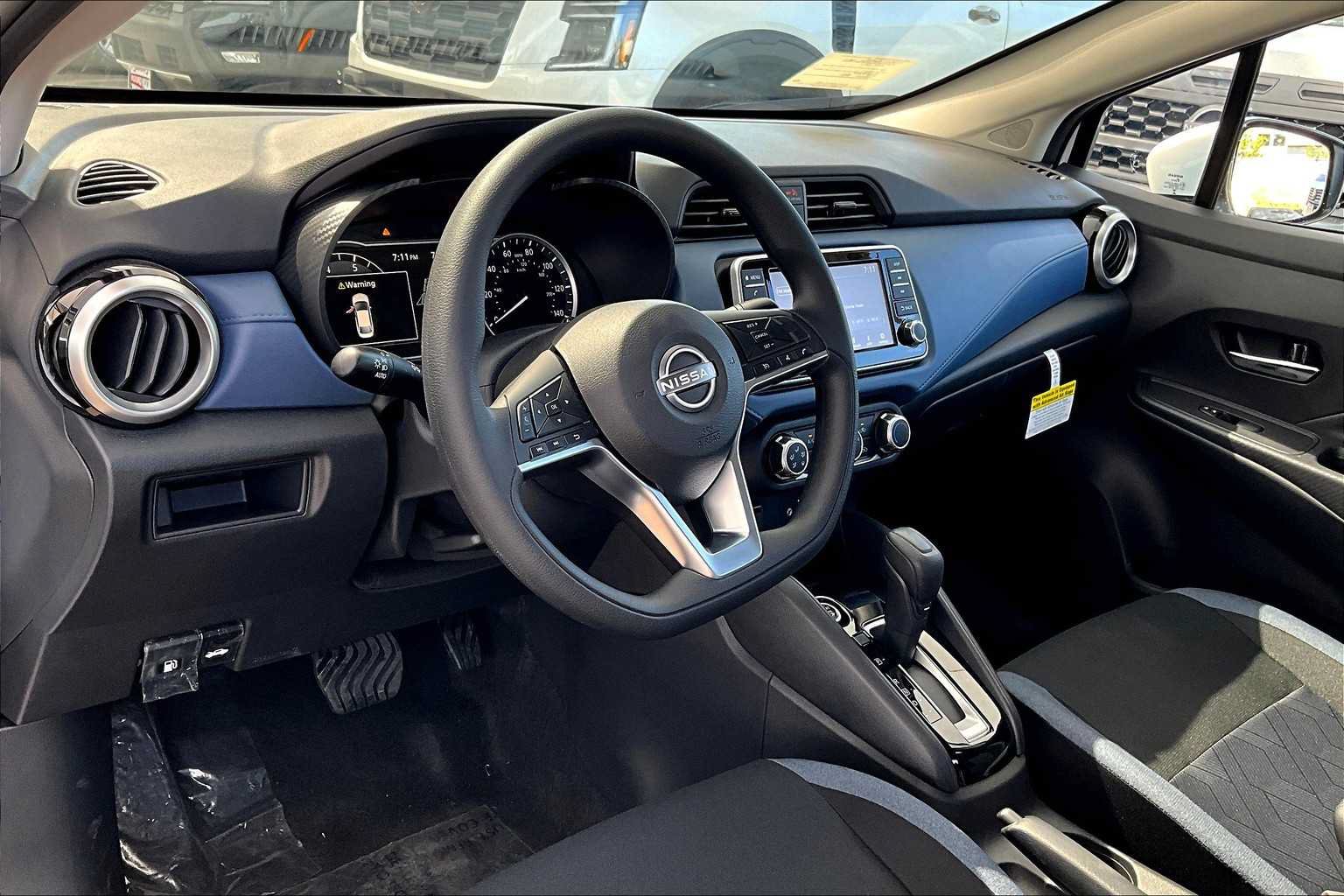 Used 2025 Nissan Versa SV w/ Trunk Package FWD image 10