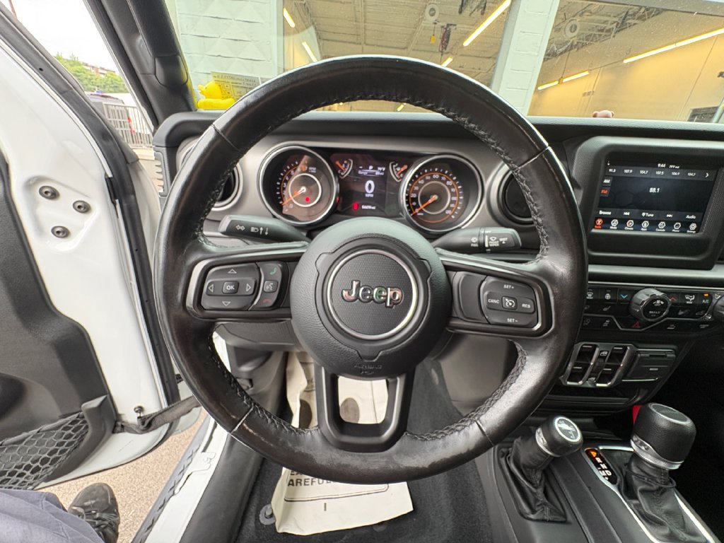 Certified 2022 Jeep Gladiator Sport AWD/4WD image 15