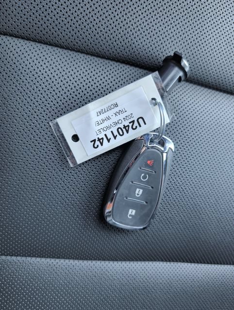 Used 2024 Chevrolet Trax RS w/ Driver Confidence Package FWD image 27