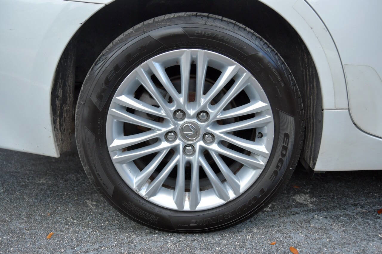 Used 2013 Lexus ES 350 w/ Luxury Pkg FWD image 32