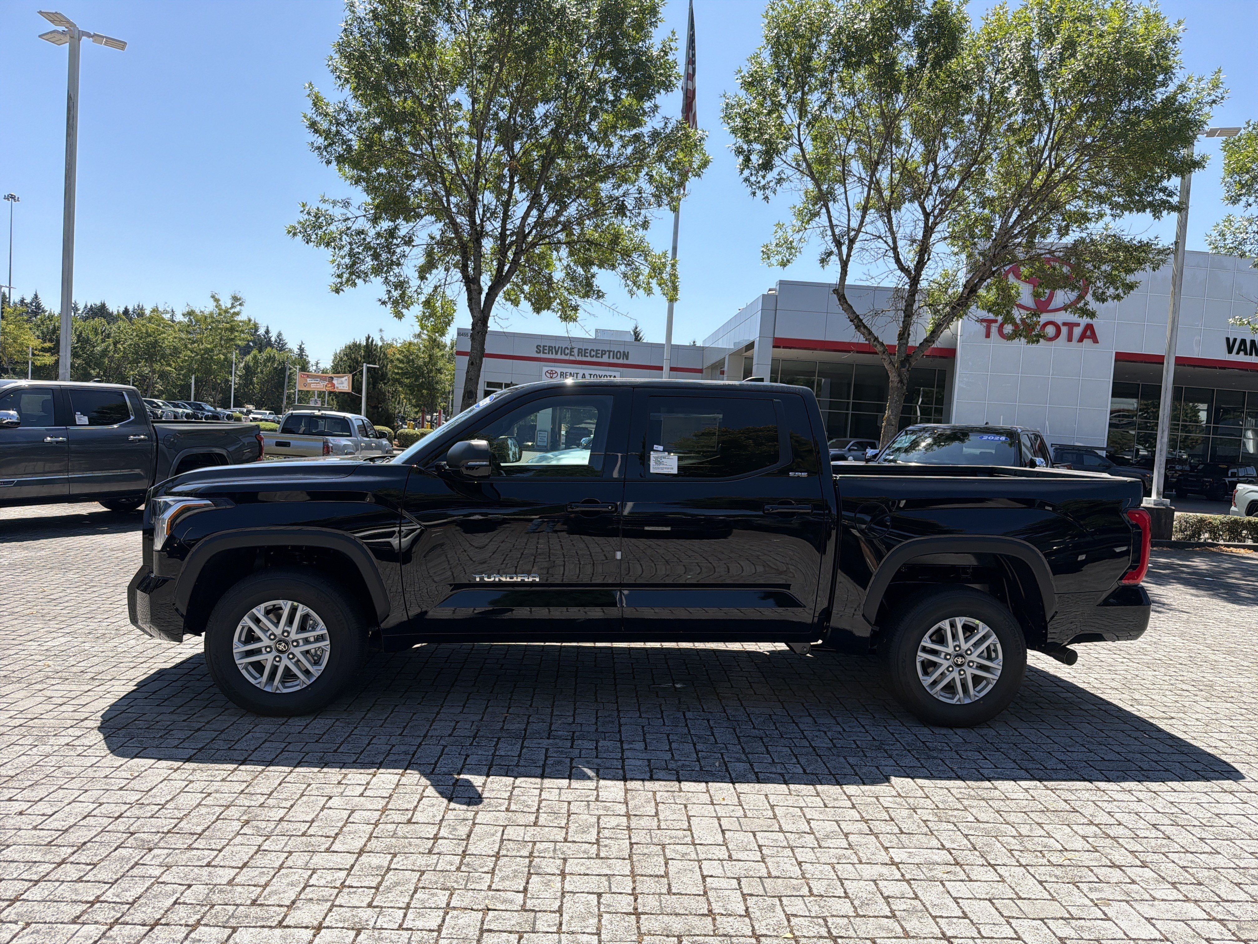 New 2026 Toyota Tundra SR5 w/ SR5 Premium Package AWD/4WD image 4