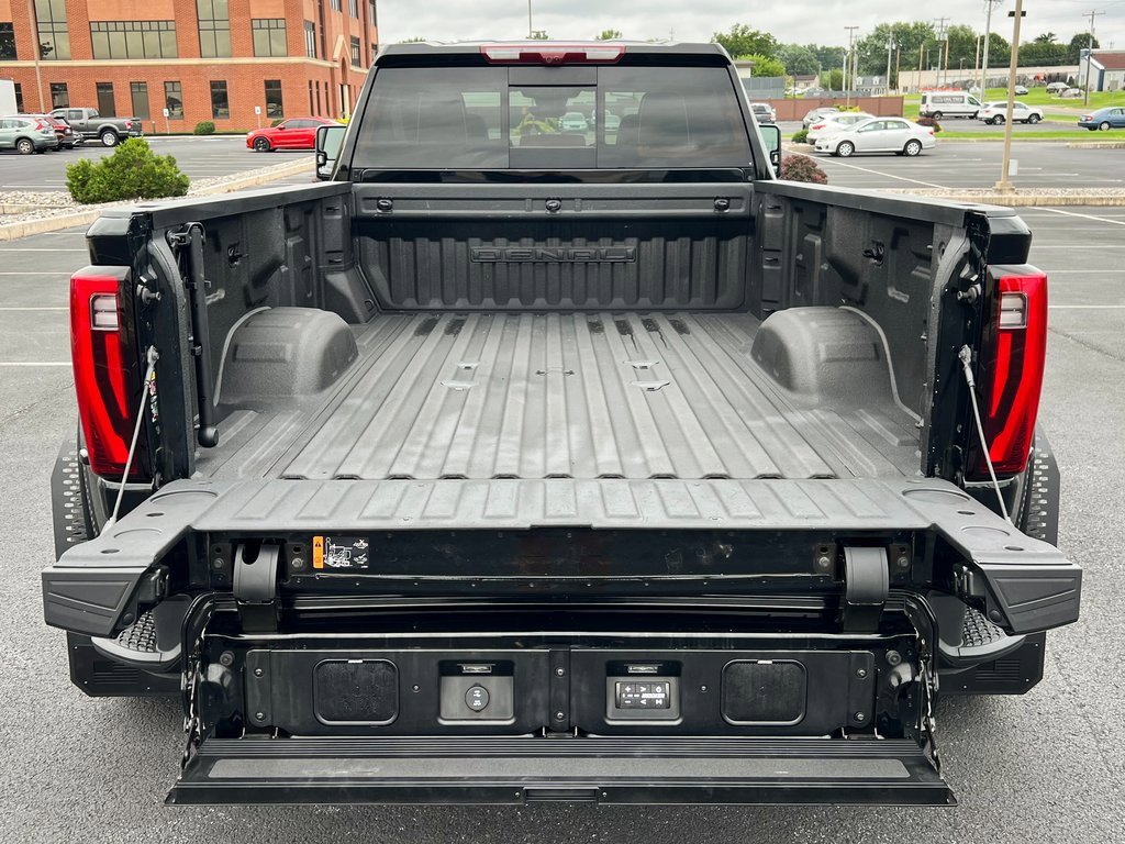 Used 2024 GMC Sierra 3500 Denali Ultimate image 14