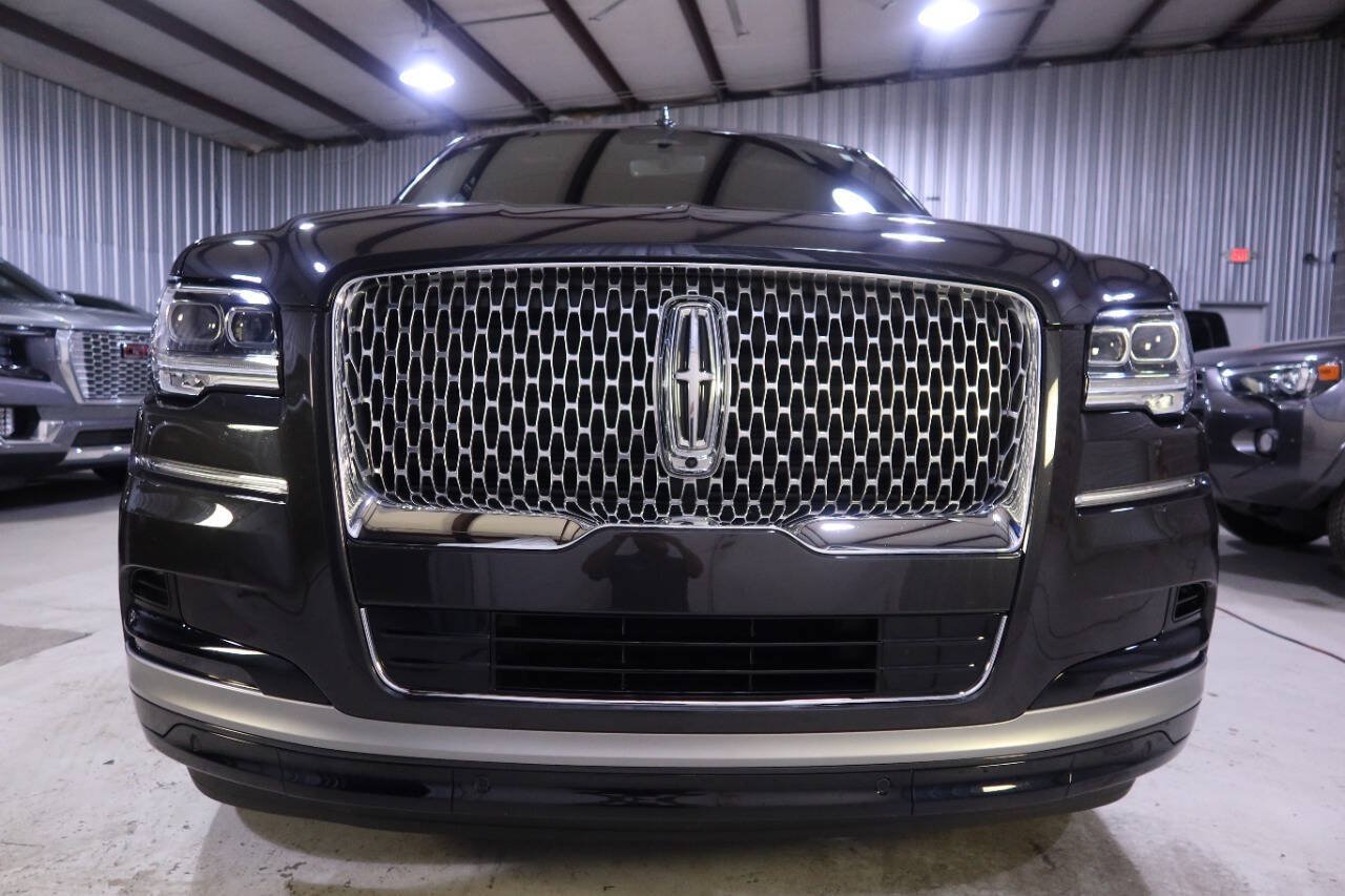 Used 2024 Lincoln Navigator Reserve AWD/4WD image 6