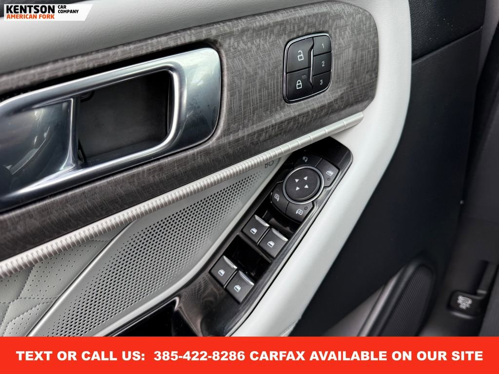 Used 2025 Ford Explorer Platinum w/ LUX Leather Package image 19