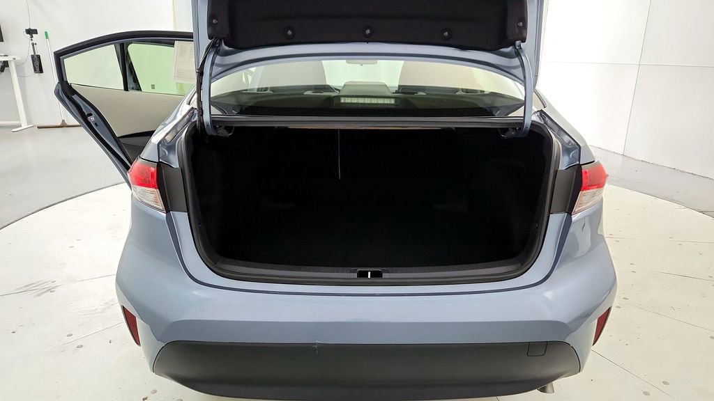 Used 2023 Toyota Corolla LE FWD image 31
