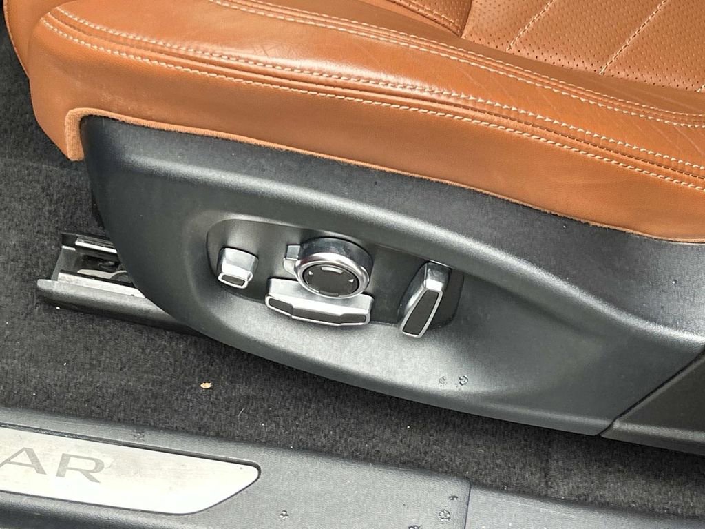 Used 2019 Jaguar E-PACE S image 17