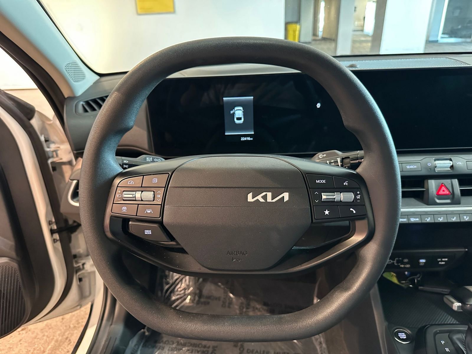 Used 2025 Kia K4 LXS image 27