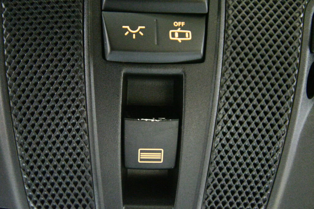 Used 2018 Mercedes-Benz CLA 250 4MATIC image 21